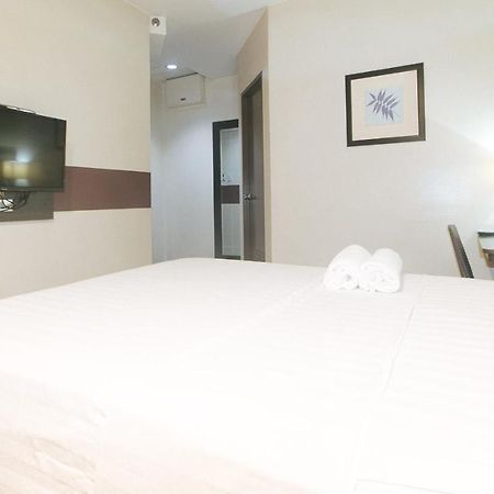 Lorenzzo Suites Hotel San Pedro Makati Exterior foto