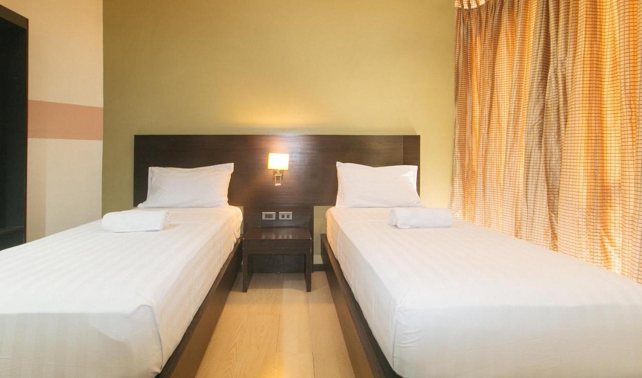Lorenzzo Suites Hotel San Pedro Makati Exterior foto