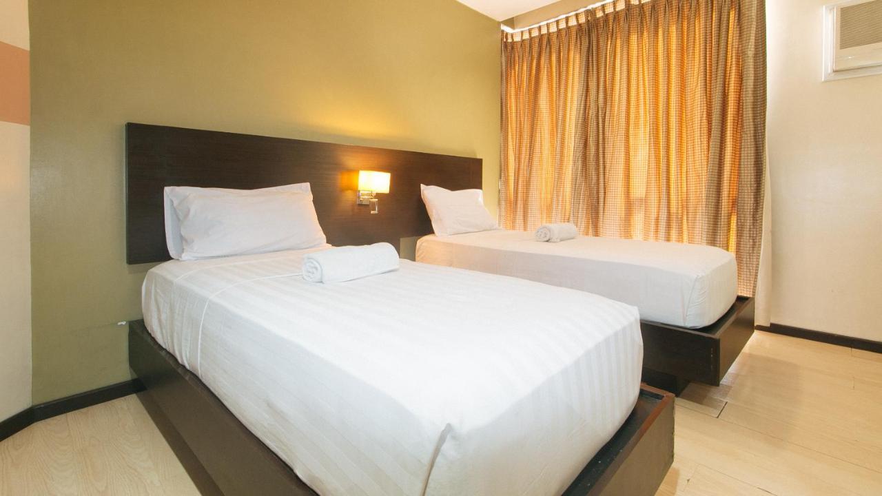 Lorenzzo Suites Hotel San Pedro Makati Exterior foto